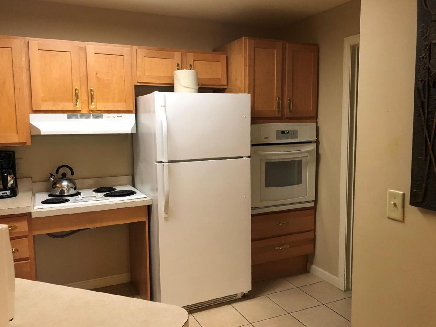 Vacation Village In The Berkshires Hancock Quarto foto A typical kitchen in a residential apartment