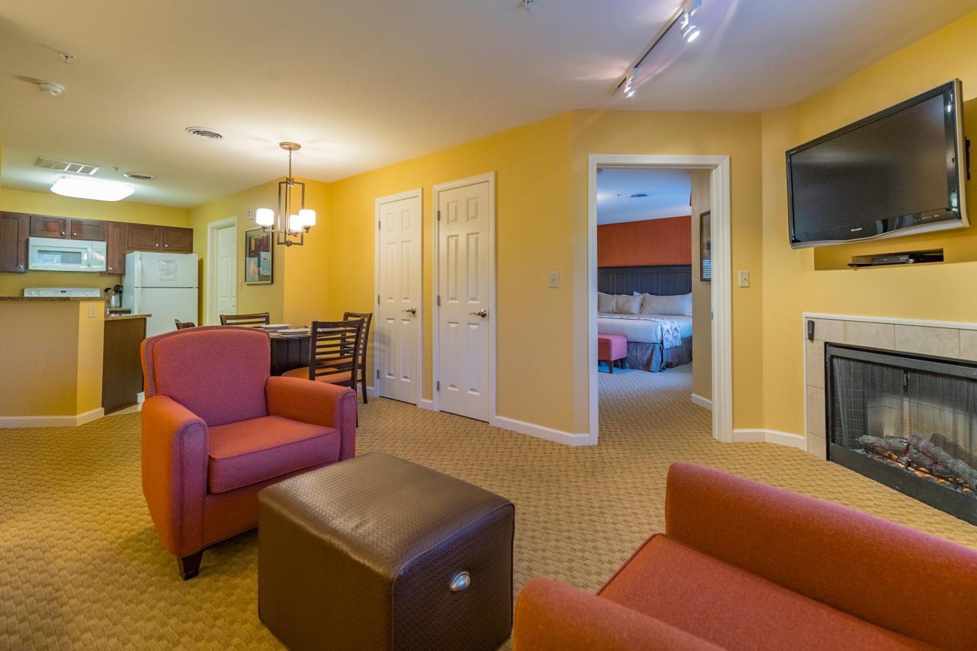 Vacation Village In The Berkshires Hancock Exterior foto Living room of a typical two-bedroom suite